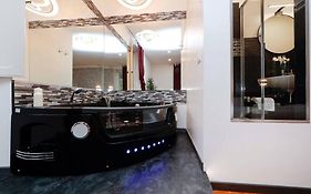 Enchanting Jacuzzi Suite Trastevere